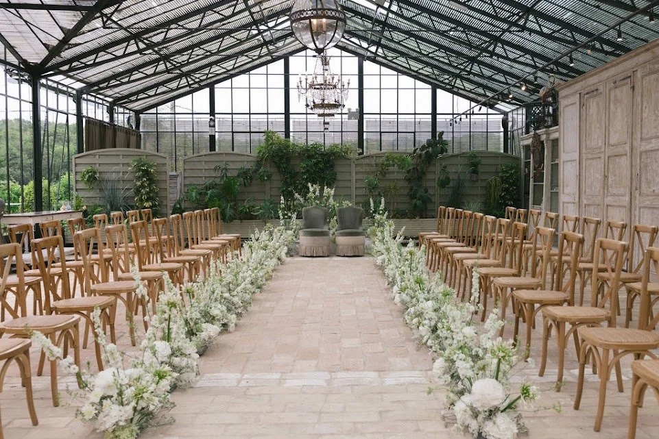 The greenhouse ceremony setting at Gaztelur